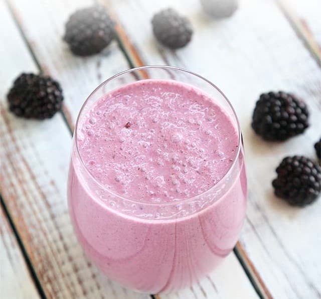 Blackberry cheesecake smoothie