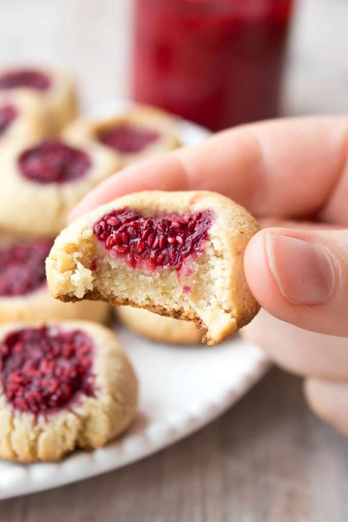 Low-Carb-Raspberry-Cookies